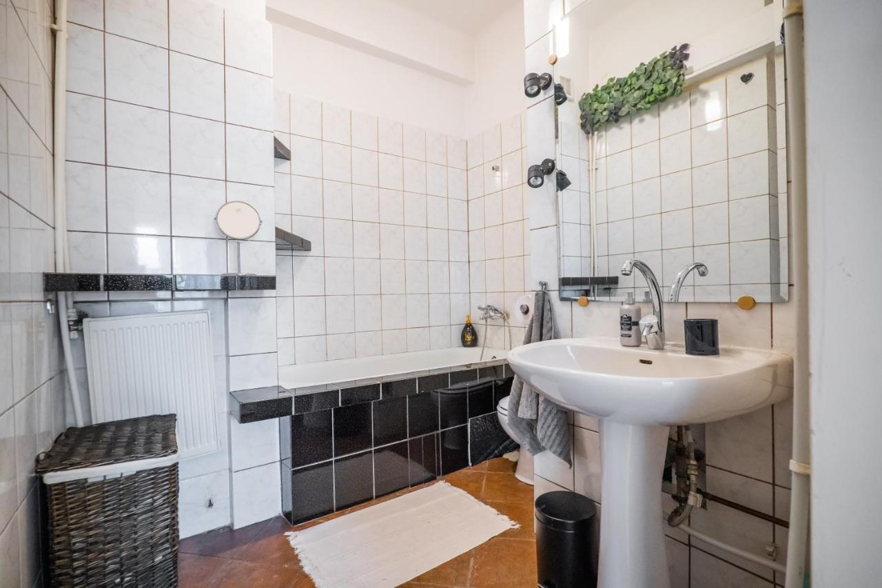 Bucharest Cozy Studio ภายนอก รูปภาพ